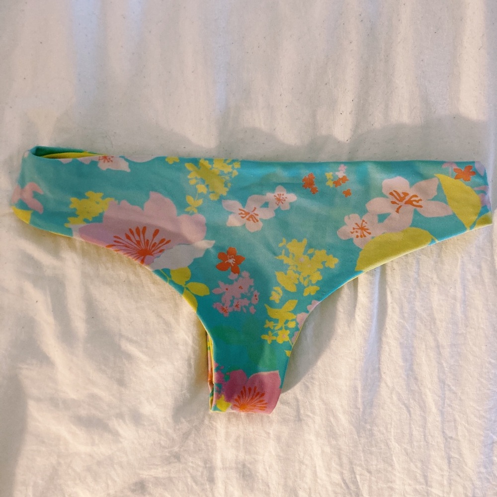 Bikini bottoms